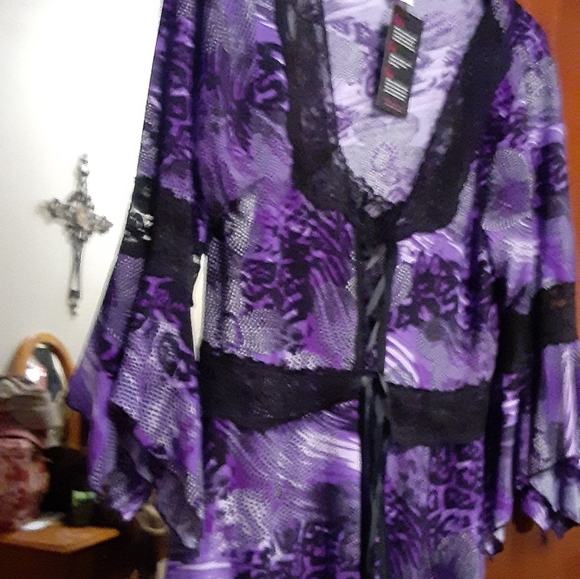 NWT, CORSET LOOK - Picture 4 of 4